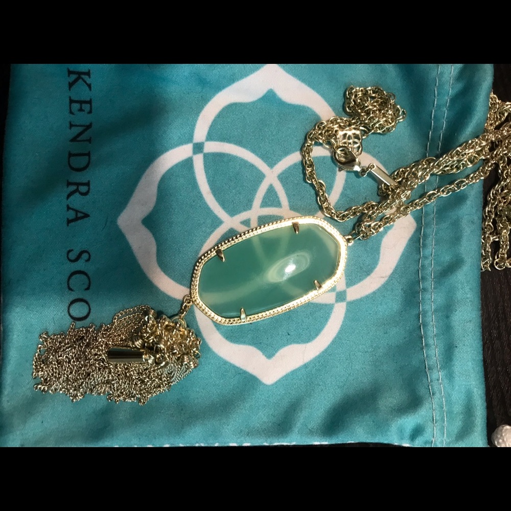 Kendra Scott pendent necklace